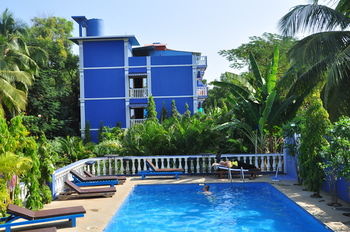 Mayflower Beach Resort